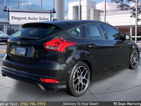 Used 2015 Ford Focus SE w/ SE Sport Package FWD image 5