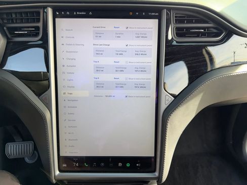 Used 2018 Tesla Model X 75D image 27