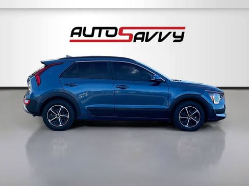 Used 2024 Kia Niro EX image 8