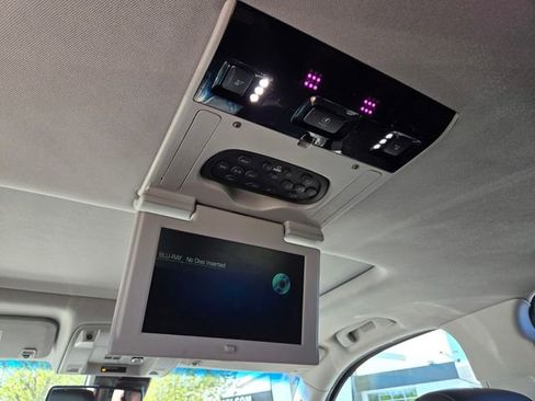 Used 2016 Cadillac Escalade ESV Luxury image 13