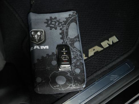 Used 2019 RAM 1500 Laramie w/ Sport Appearance Package image 43