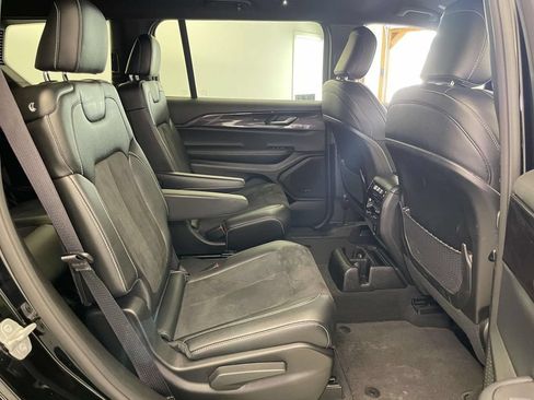 Used 2023 Jeep Grand Cherokee L Laredo AWD/4WD image 20