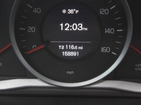 Used 2015 Volvo XC60 T5 image 8