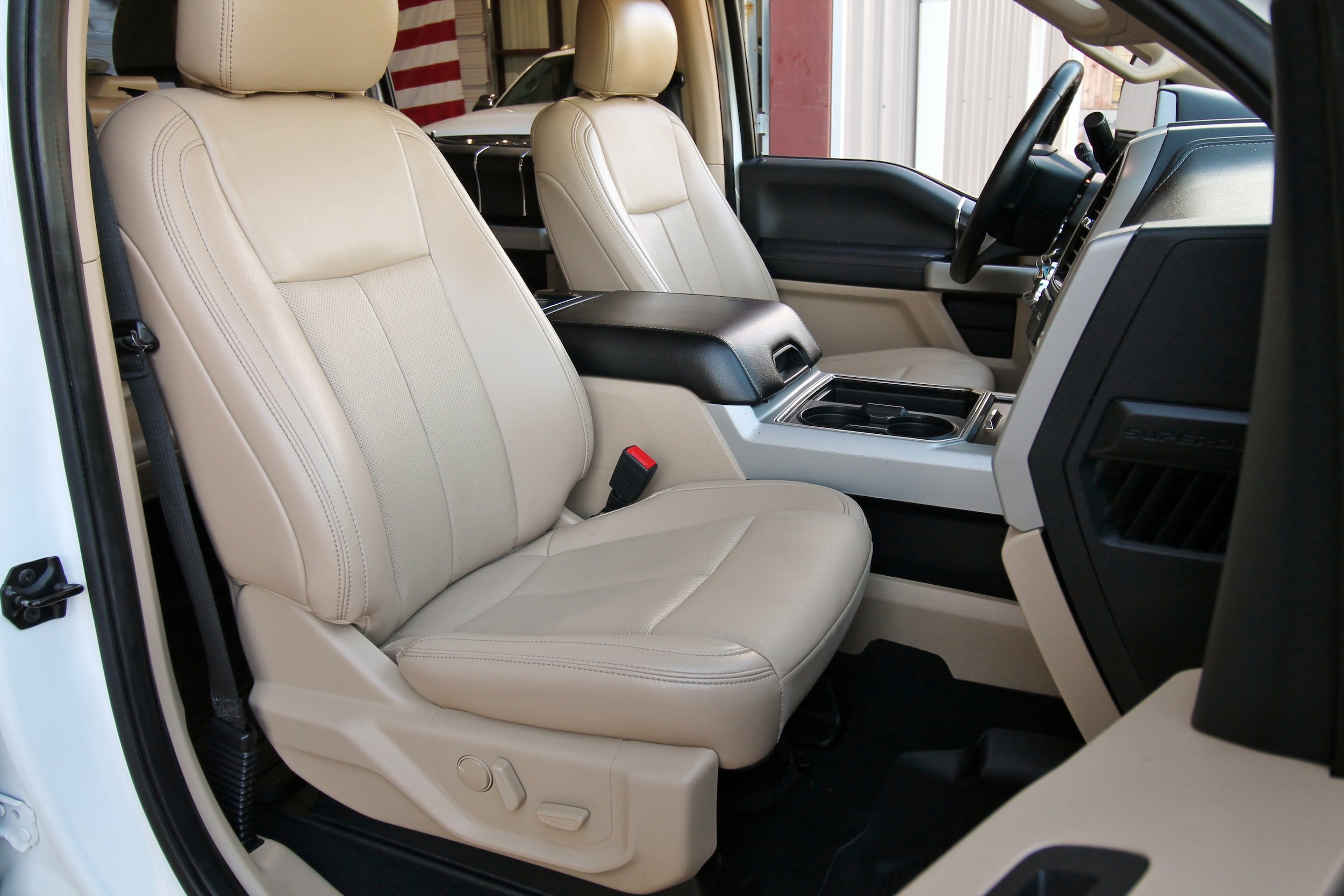 Used 2021 Ford F250 Lariat w/ Lariat Value Package AWD/4WD image 38