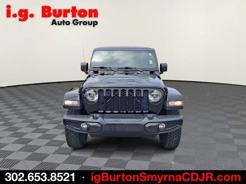 Used 2021 Jeep Gladiator Sport AWD/4WD image 2