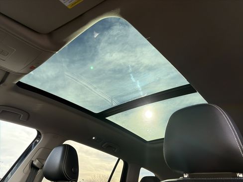 Used 2023 Volkswagen Atlas SE w/ Panoramic Sunroof Package image 31