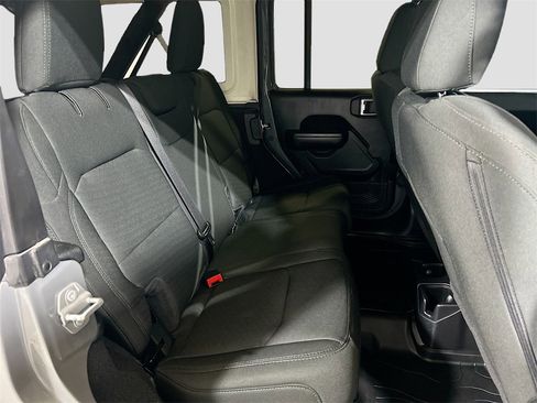 Used 2021 Jeep Wrangler Unlimited Sport image 23