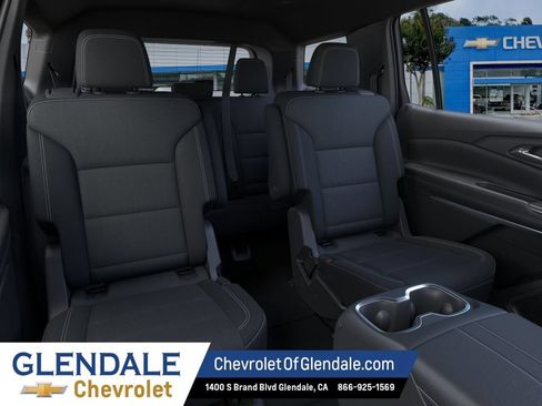 New 2027 Chevrolet Traverse LT w/ Midnight/Sport Edition FWD image 17
