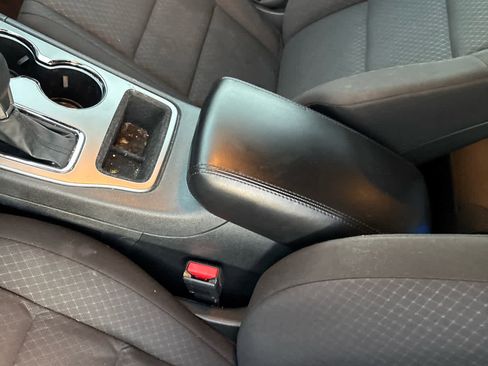 Used 2018 Jeep Grand Cherokee Laredo image 15