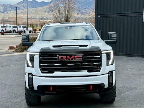 Used 2024 GMC Sierra 2500 AT4 w/ AT4 Premium Plus Package image 3