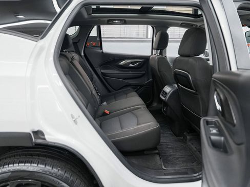 Used 2023 GMC Terrain SLE w/ Driver Convenience Package image 33