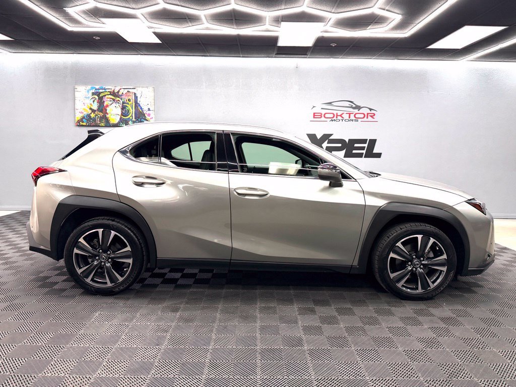 Used 2021 Lexus UX 200 w/ Accessory Package (Z1) FWD image 17
