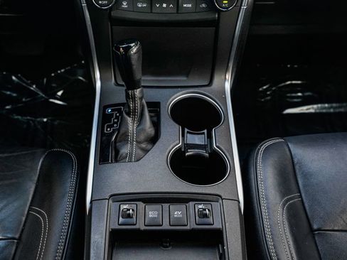 Used 2017 Toyota Camry XLE w/ Moonroof Package image 12