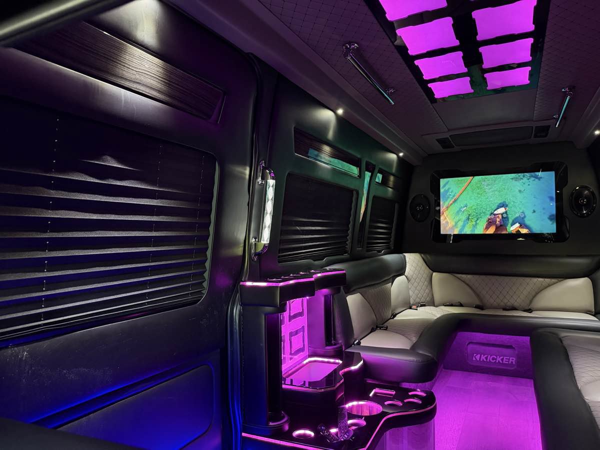 Used 2022 Mercedes-Benz Sprinter 3500 image 23