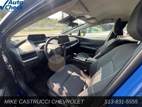 Used 2024 Toyota Prius LE FWD image 6