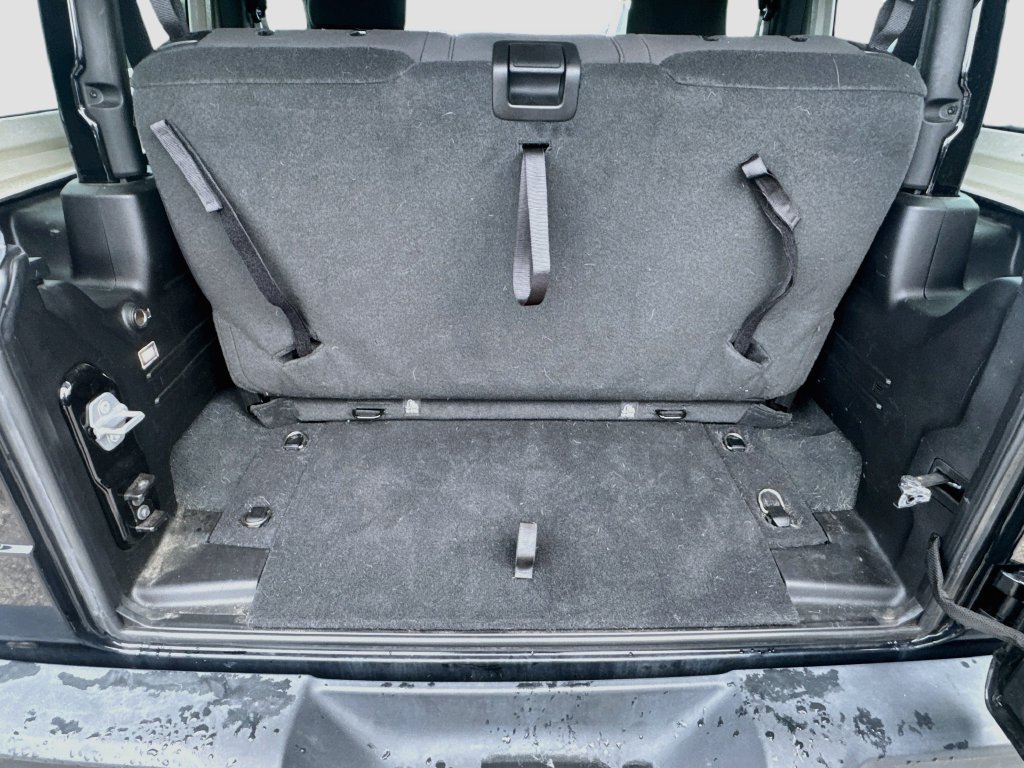 Certified 2022 Jeep Wrangler Sport AWD/4WD image 28