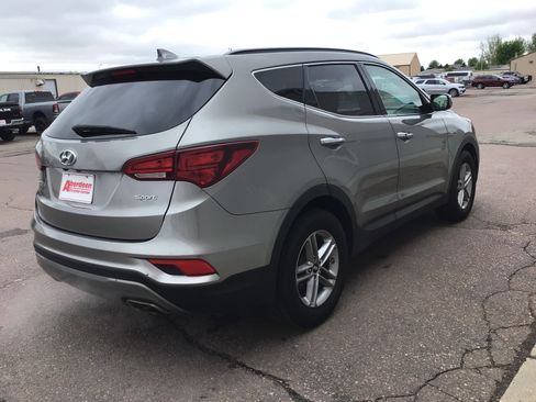 Used 2017 Hyundai Santa Fe Sport w/ 2.4L Value Package 06 FWD image 5