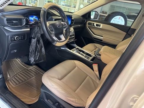 Used 2023 Ford Explorer XLT w/ Equipment Group 202A RWD image 29