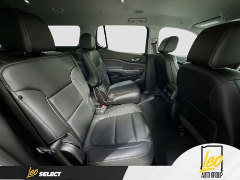 Used 2023 GMC Acadia SLT FWD image 30