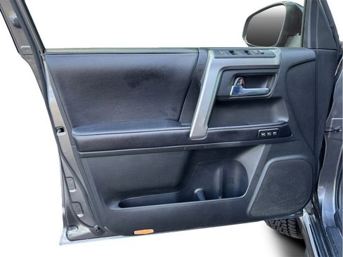 Used 2016 Toyota 4Runner Limited image 19