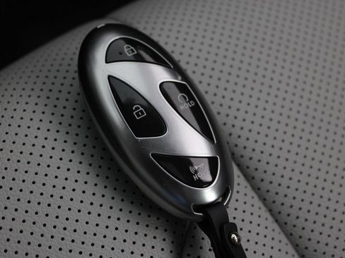 Certified 2024 Hyundai Elantra Limited FWD image 32