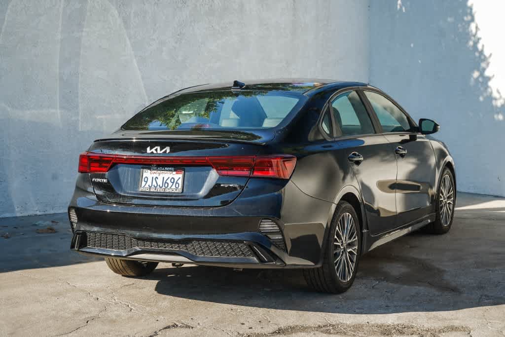 Used 2024 Kia Forte GT-Line w/ GT-Line Premium Package FWD image 4