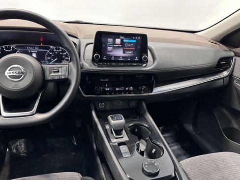 Used 2021 Nissan Rogue SV image 18