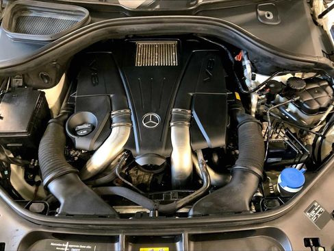 Used 2017 Mercedes-Benz GLS 550 4MATIC image 32