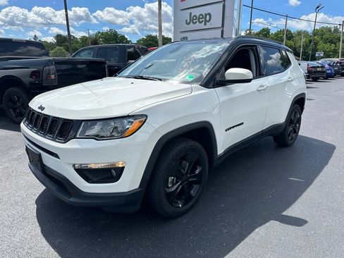 Used 2018 Jeep Compass Latitude w/ Popular Equipment Group AWD/4WD image 1