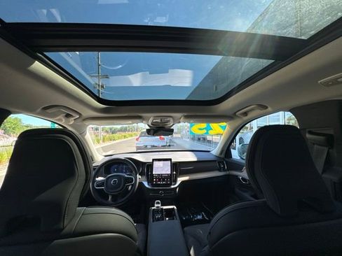 Certified 2025 Volvo XC90 B6 Plus AWD/4WD image 18