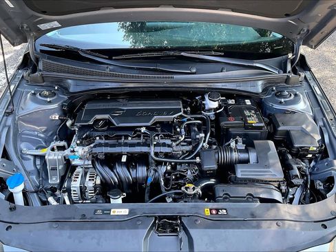 Certified 2025 Hyundai Elantra SEL FWD image 32