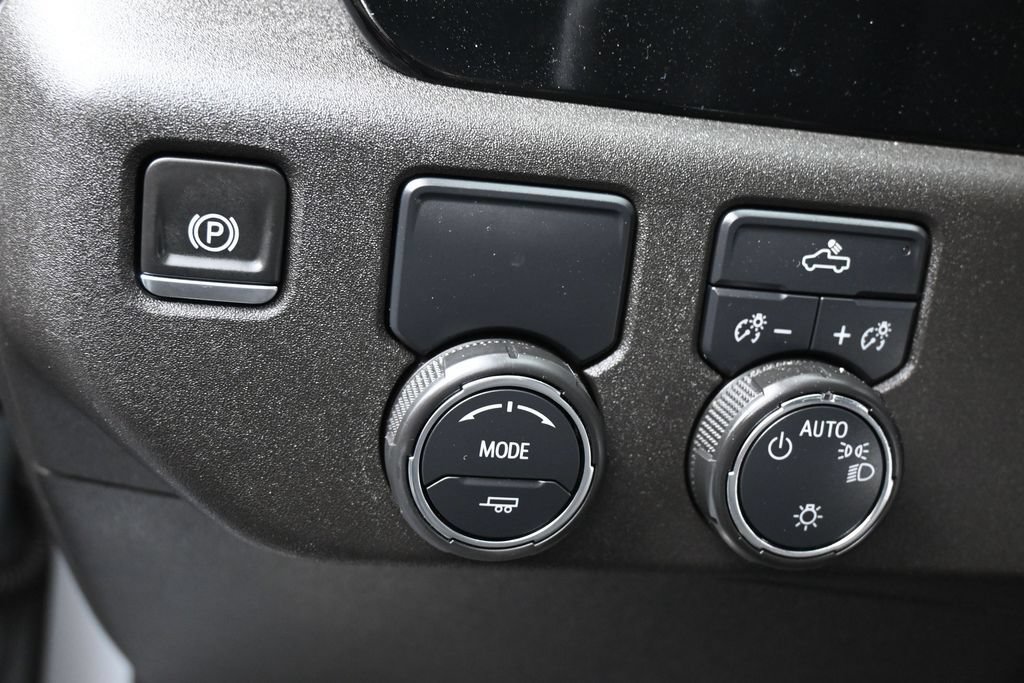 Used 2024 Chevrolet Silverado 1500 LT RWD image 16
