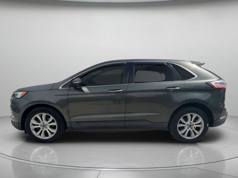 Certified 2019 Ford Edge Titanium w/ Equipment Group 301A FWD image 17