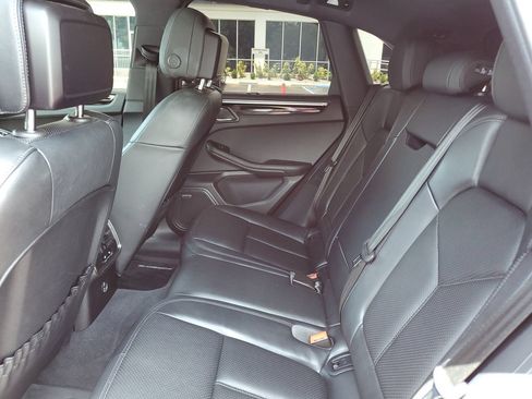 Used 2025 Porsche Macan AWD/4WD image 9