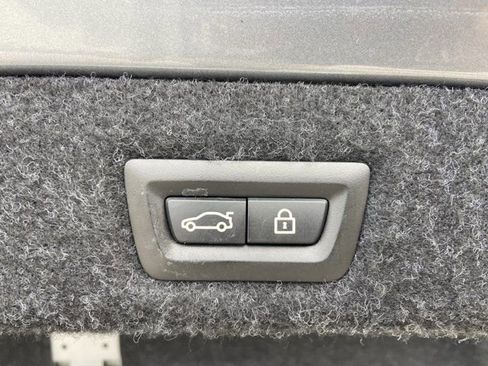 Used 2018 BMW M550i xDrive image 31