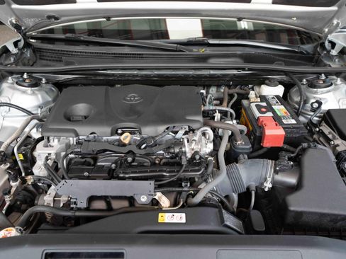Used 2021 Toyota Camry SE FWD image 30