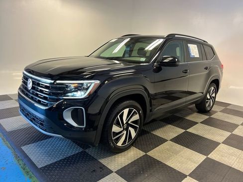 Certified 2024 Volkswagen Atlas SE FWD image 3