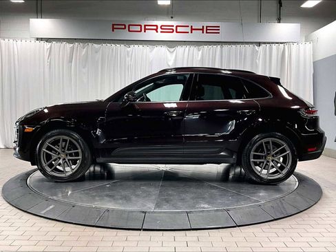 Used 2025 Porsche Macan image 2