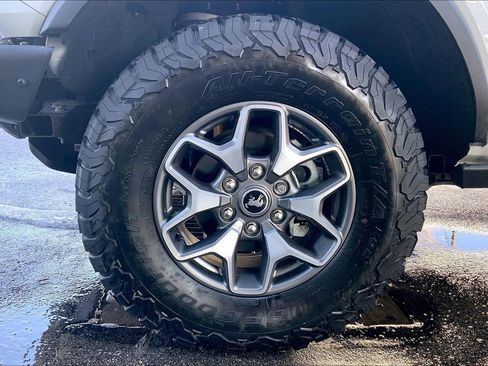 Used 2022 Ford Bronco Badlands image 10