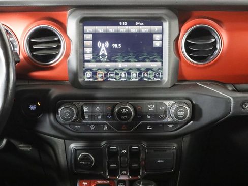 Used 2022 Jeep Gladiator Rubicon w/ Cold Weather Group image 27
