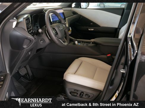New 2026 Lexus TX 550h AWD Plug-In Hybrid image 4