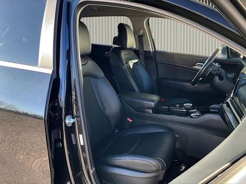 Used 2023 Kia Sportage EX image 7