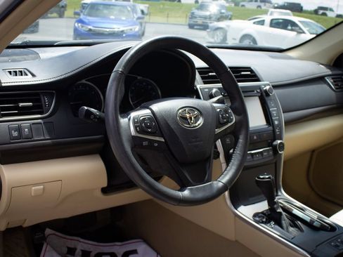 Used 2015 Toyota Camry XLE FWD image 2