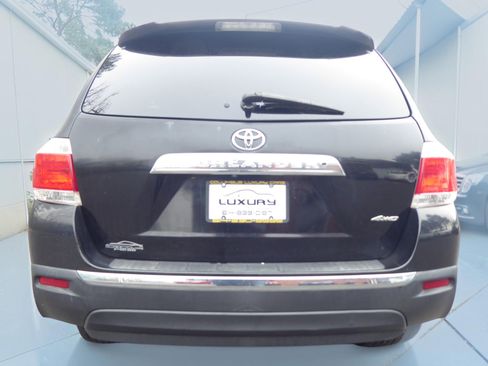 Used 2011 Toyota Highlander 4WD w/ Tech Pkg image 9