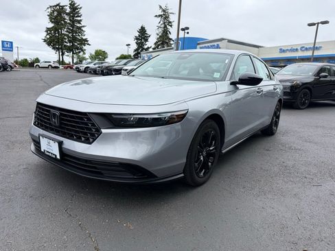 Certified 2025 Honda Accord SE image 4