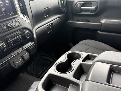 Used 2022 Chevrolet Silverado 2500 Custom AWD/4WD image 17