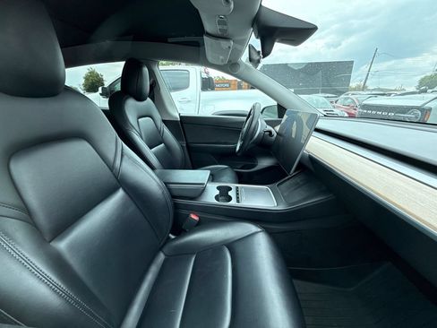 Used 2022 Tesla Model Y Long Range AWD/4WD image 4