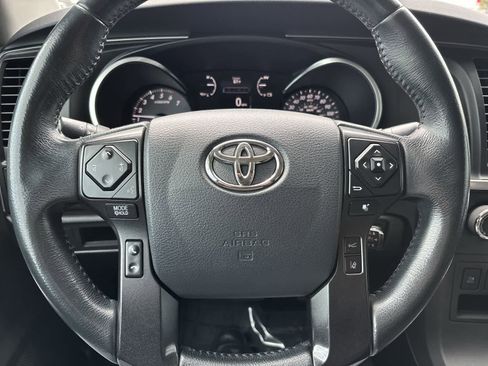Used 2018 Toyota Sequoia TRD Sport AWD/4WD image 10