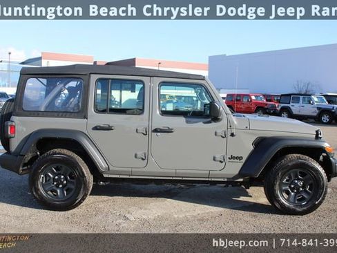 Used 2023 Jeep Wrangler Unlimited Sport AWD/4WD image 3