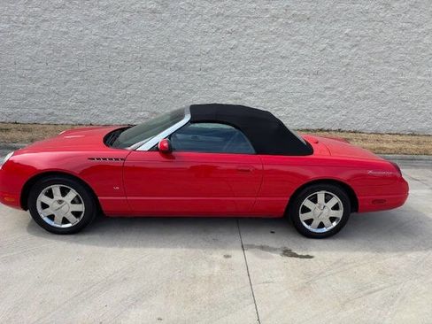 Used 2003 Ford Thunderbird image 24